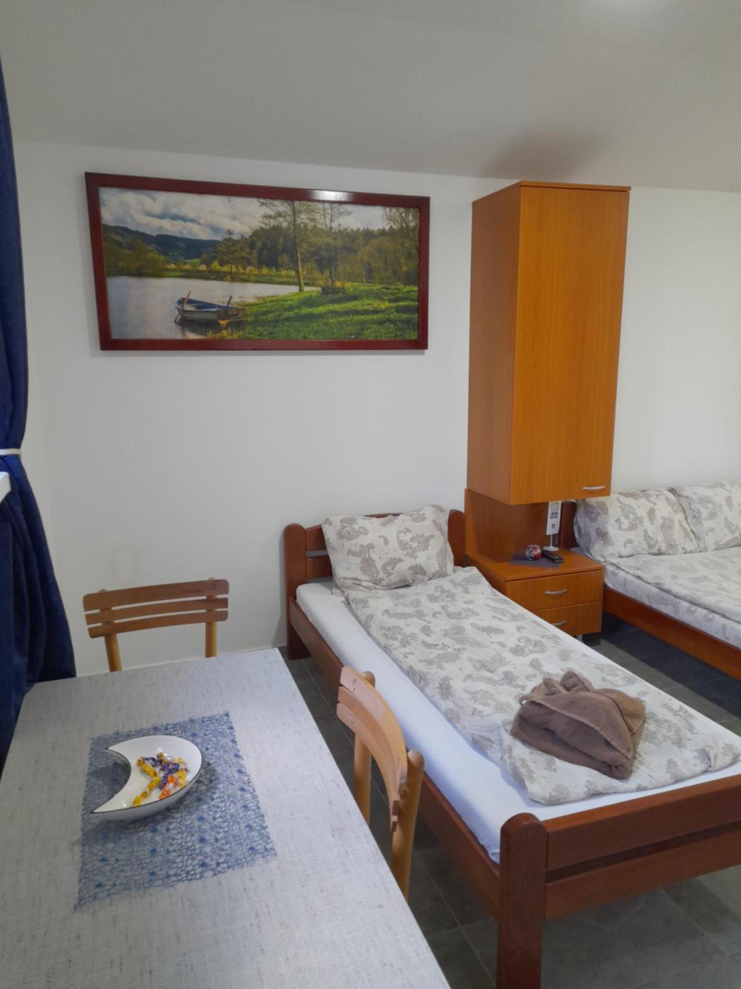 Libero Apartmani Surčin Szoba fotó
