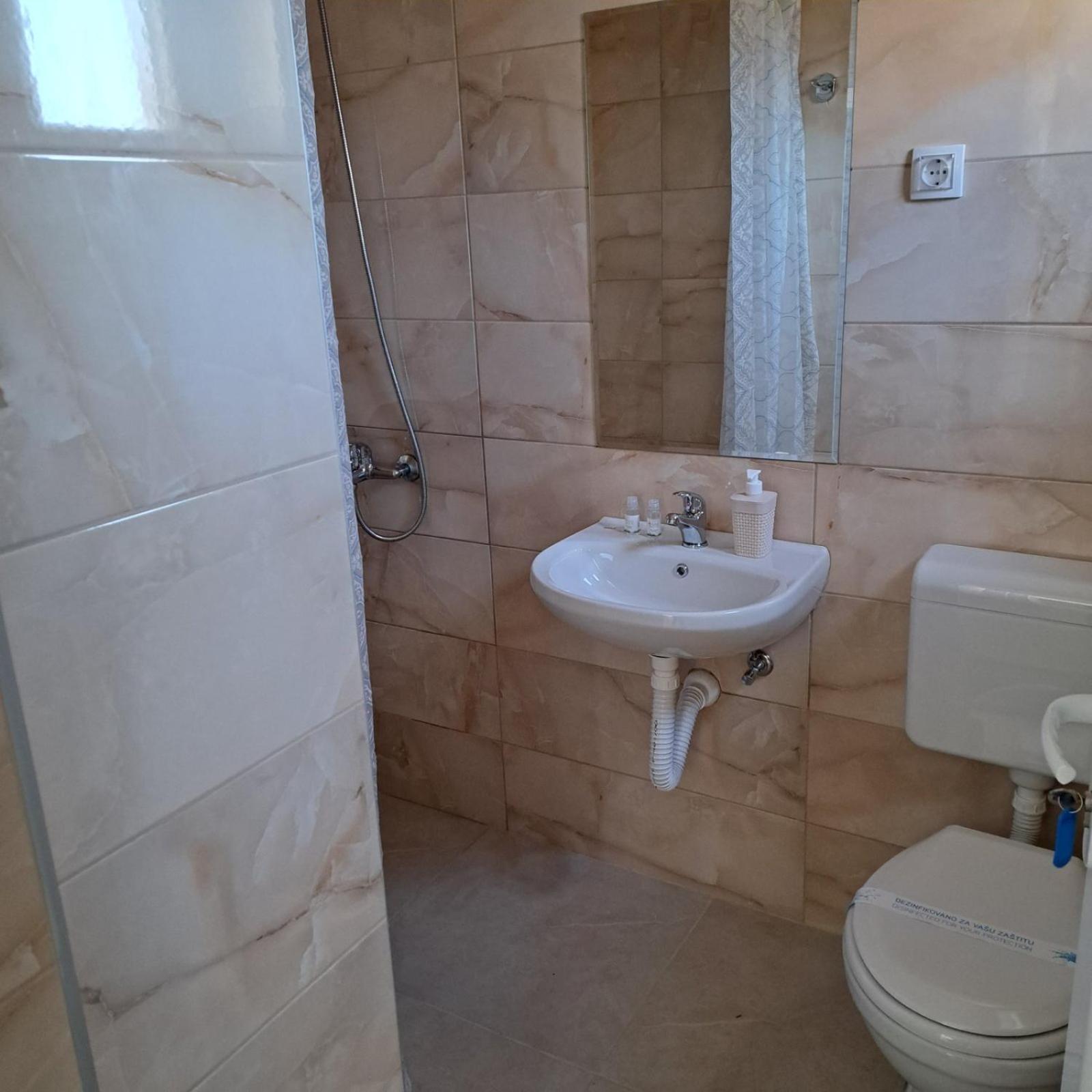 Libero Apartmani Surčin Szoba fotó