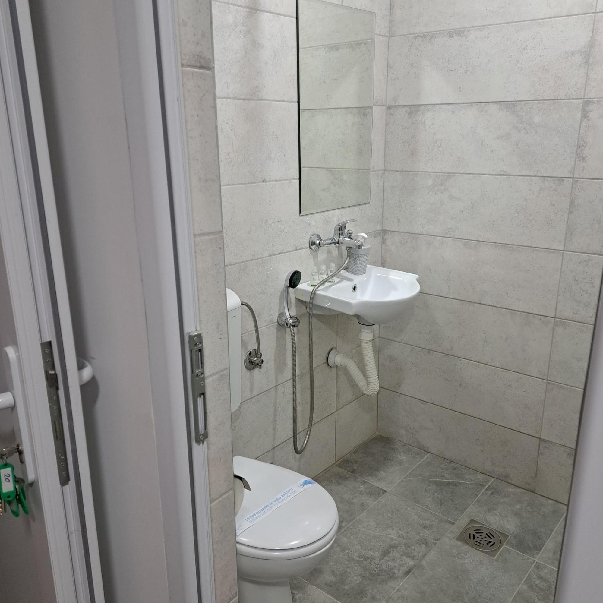 Libero Apartmani Surčin Kültér fotó