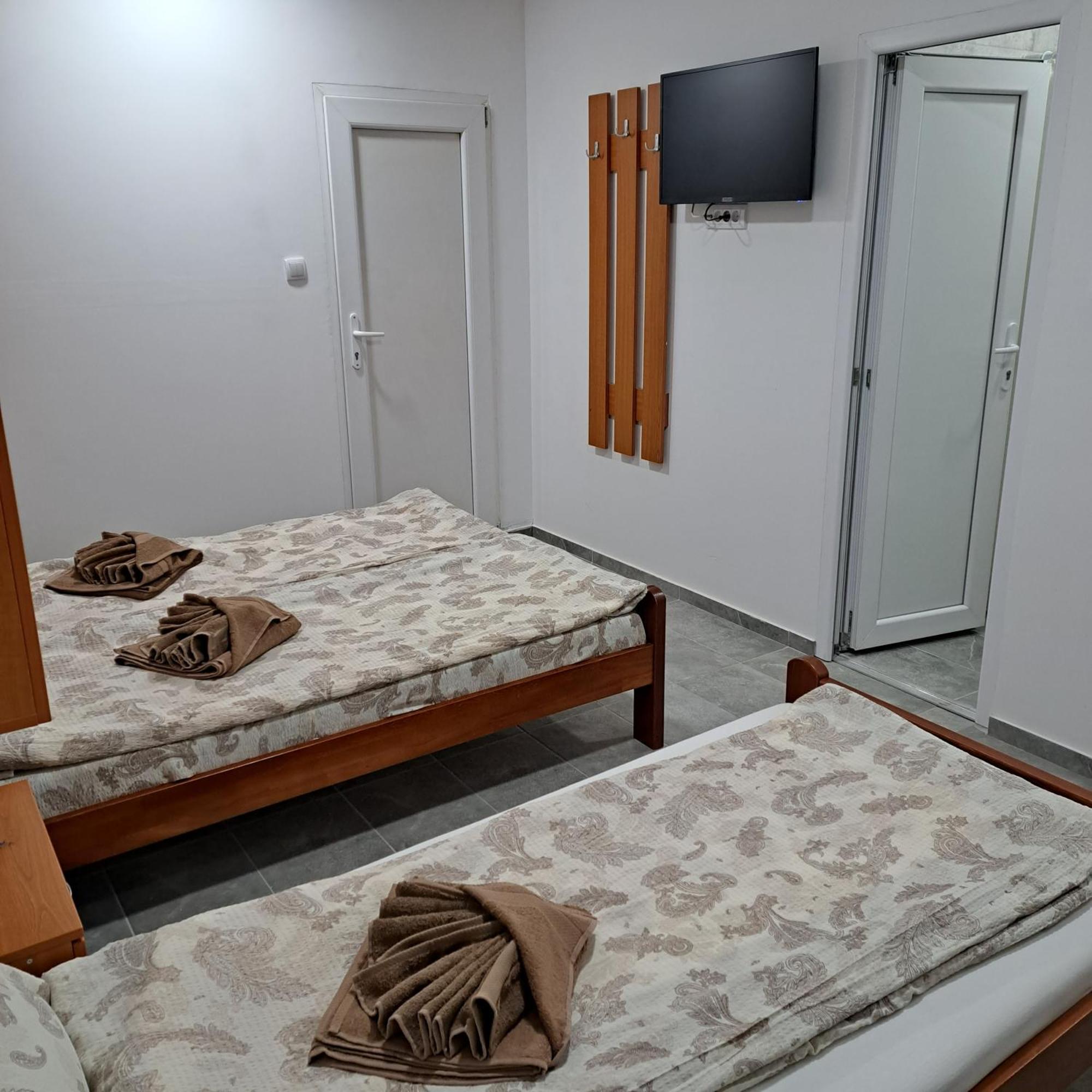 Libero Apartmani Surčin Kültér fotó