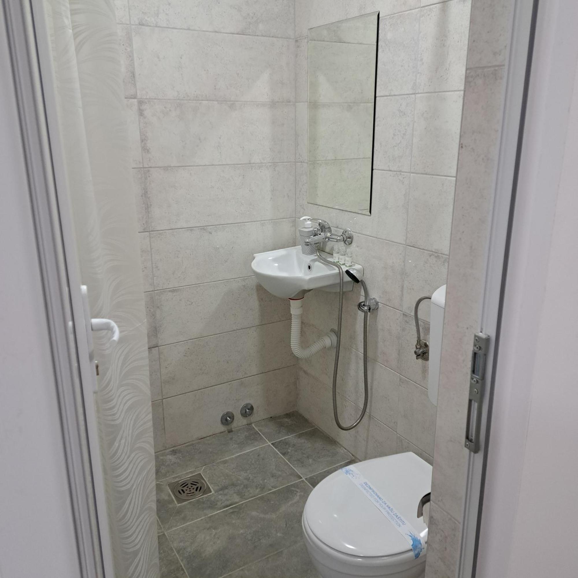 Libero Apartmani Surčin Kültér fotó