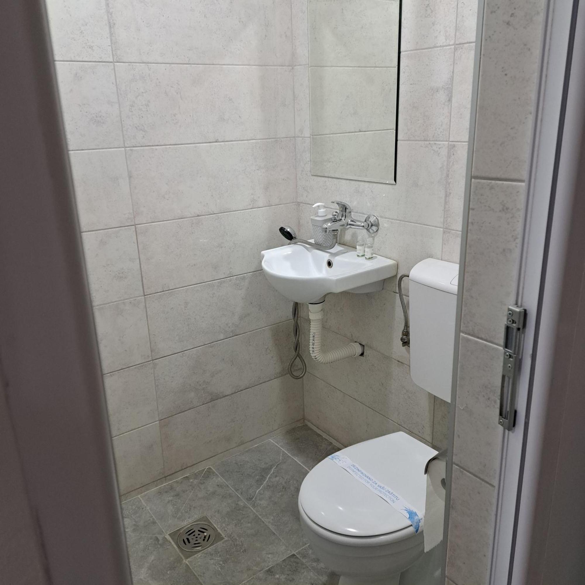 Libero Apartmani Surčin Kültér fotó