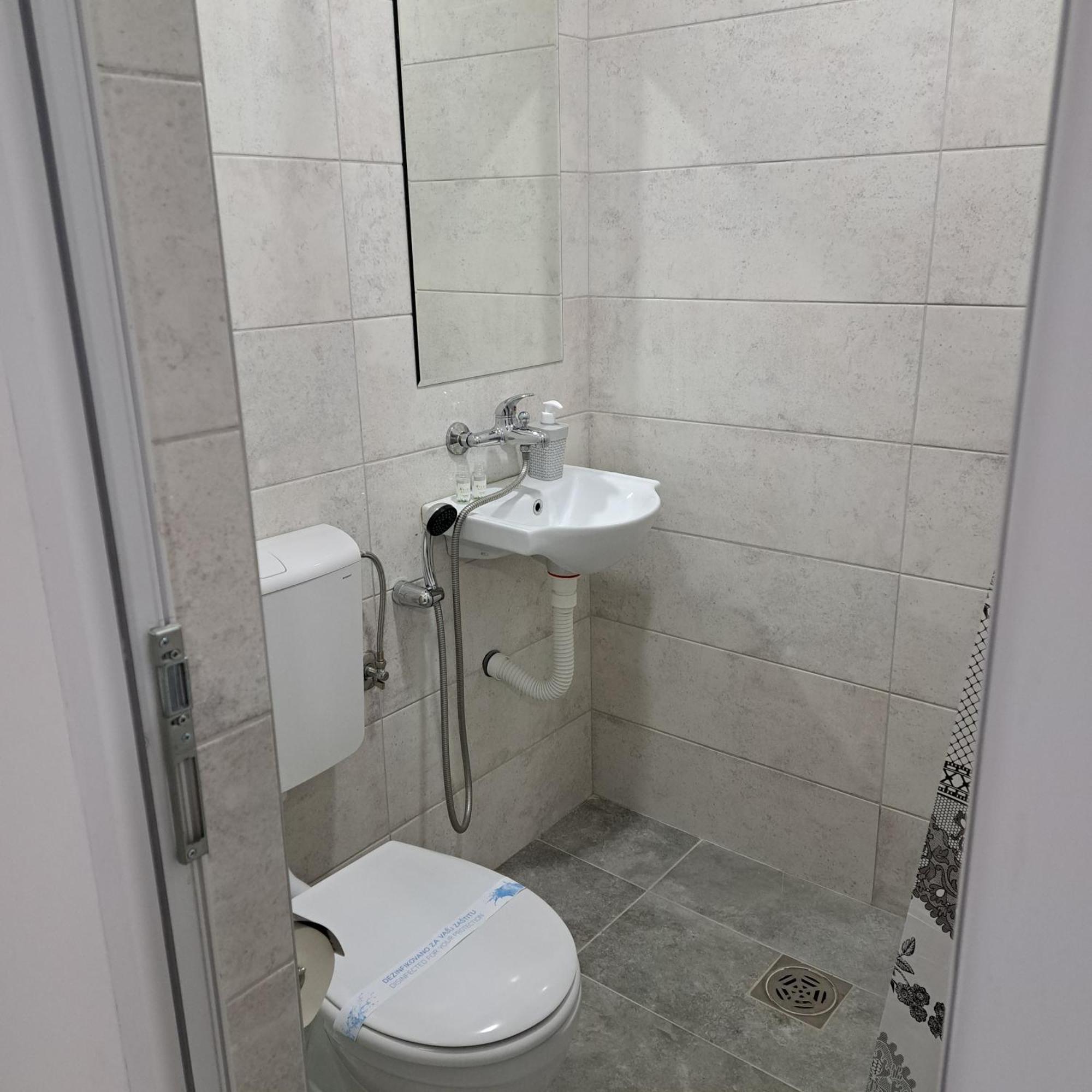Libero Apartmani Surčin Kültér fotó
